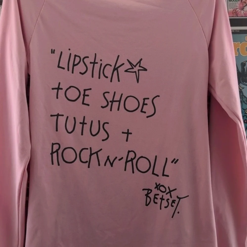 Betsey Johnson - Vintage Pink Graphic Women's Top With Lace Back - Picture 3 of 4